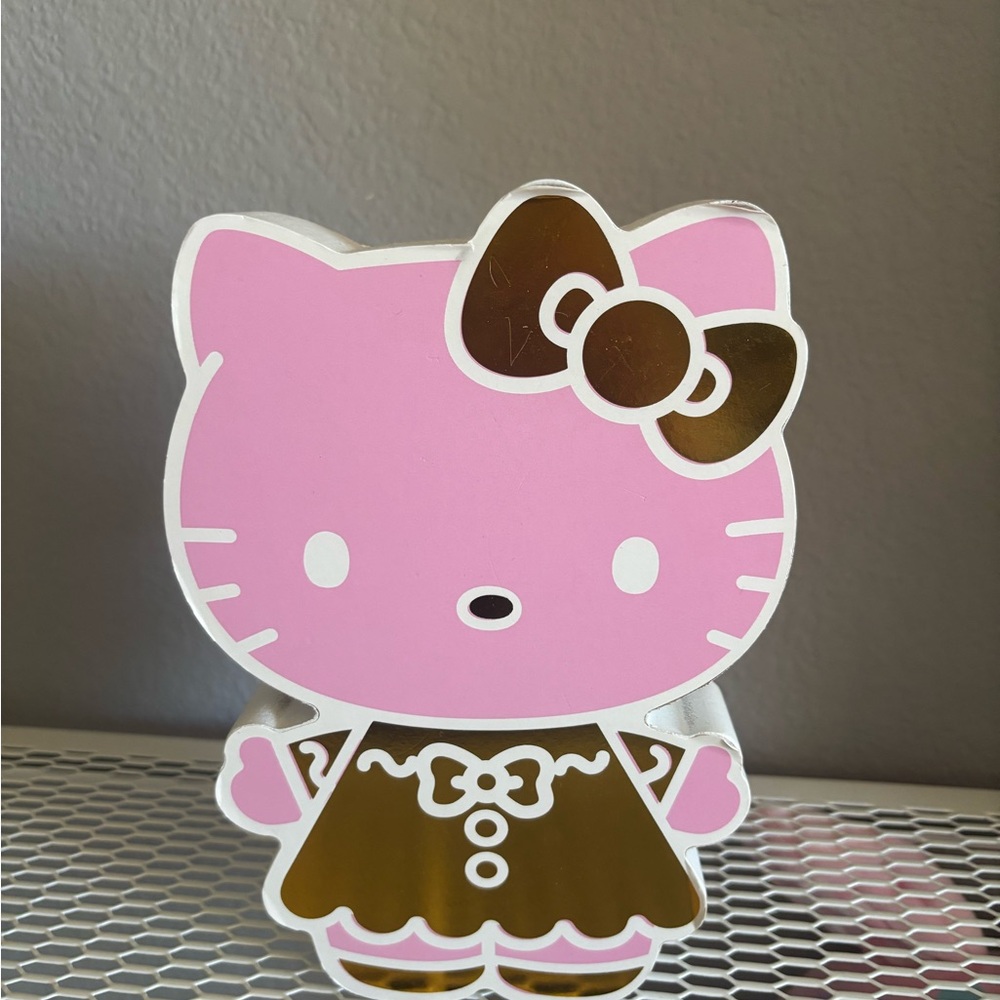 Hello Kitty Pink and Gold Figurine
